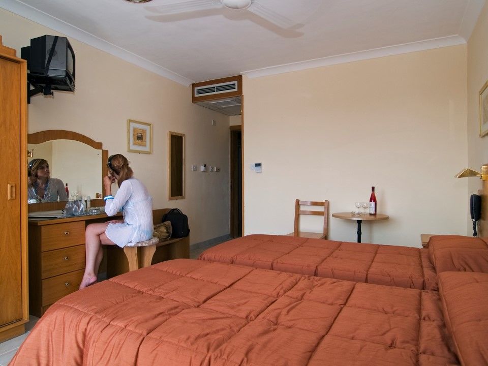 Coral Hotel St. Paul's Bay Room photo